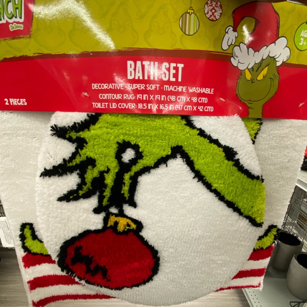 THE GRINCH BATHROOM SET NWT 🎄